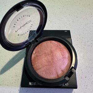 MAC Mineralize Skinfinish highlighter Lust BNIB limited edition !!! NEW !!!
